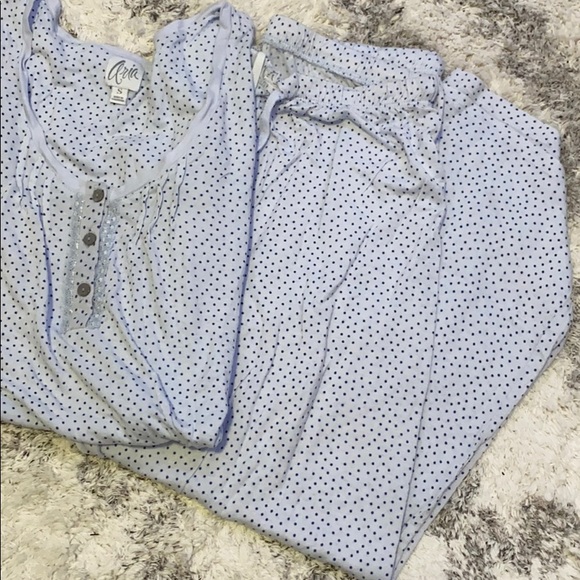 Pajama set - Picture 1 of 3